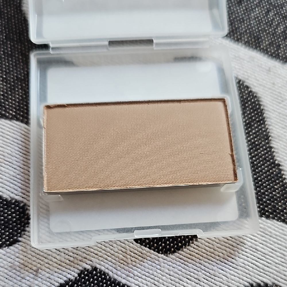 Mary Kay  Bronzer Shade (Latte)